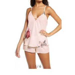 Floors Nikrooz Top